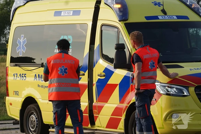 Kustwachthelikopter vervoert patiënt tussen ziekenhuizen