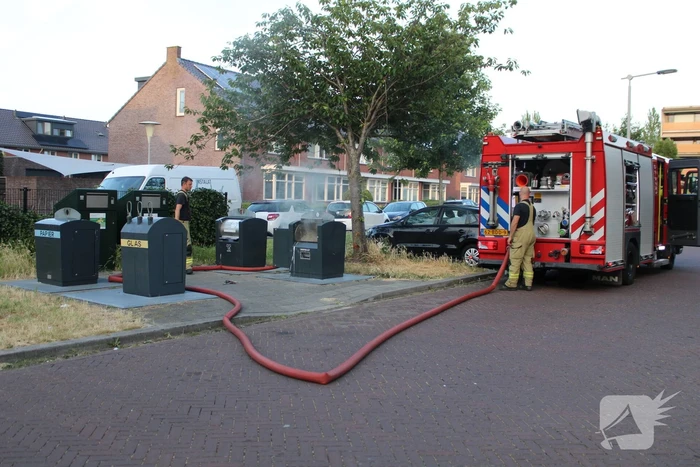 Brand in ondergrondse vuilcontainer