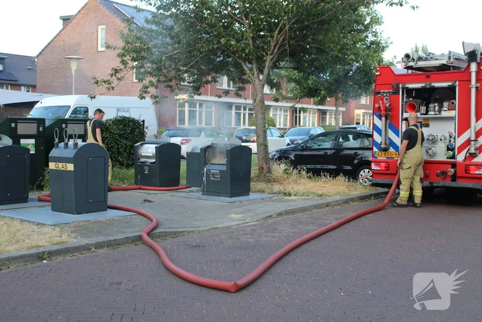 Brand in ondergrondse vuilcontainer