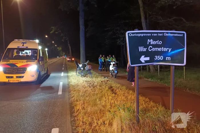 Scooterrijder gewond bij botsing tegen verkeersbord