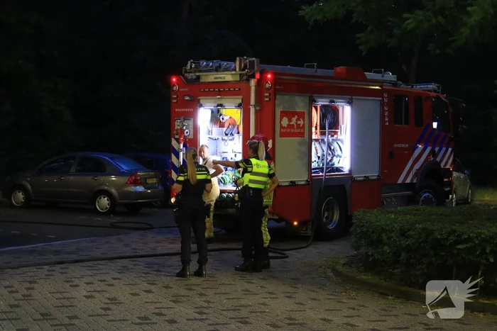 Personenauto door brand verwoest