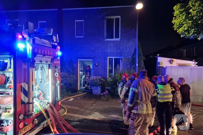 Buurman ontdekt brand in woning