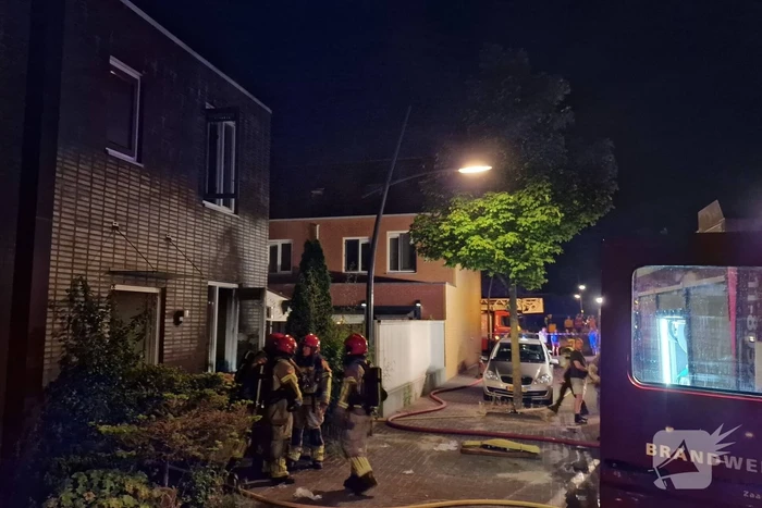 Buurman ontdekt brand in woning