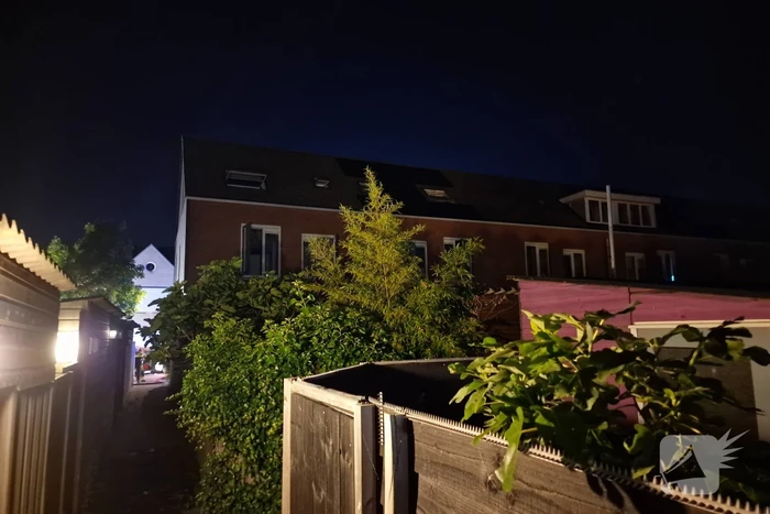 Buurman ontdekt brand in woning