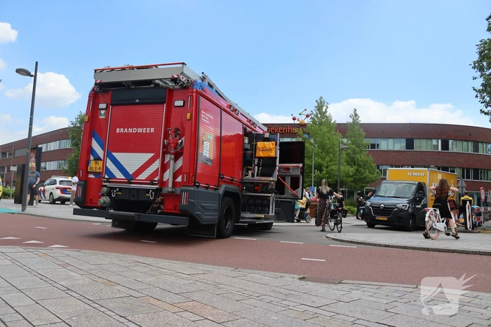 Fietser zwaargewond bij aanrijding met bestelbus