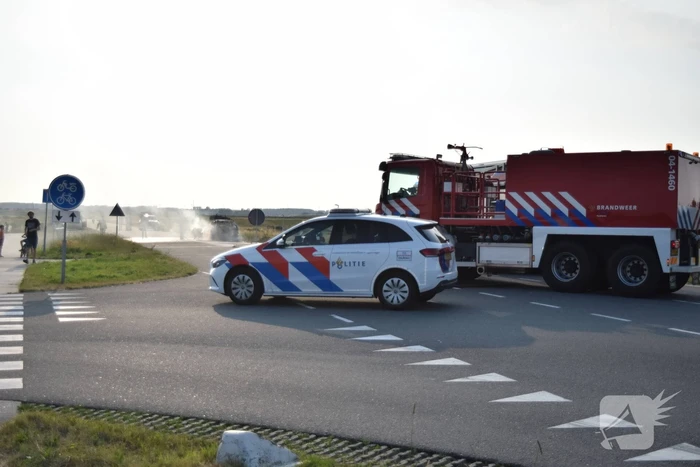 Personenauto volledig uitgebrand