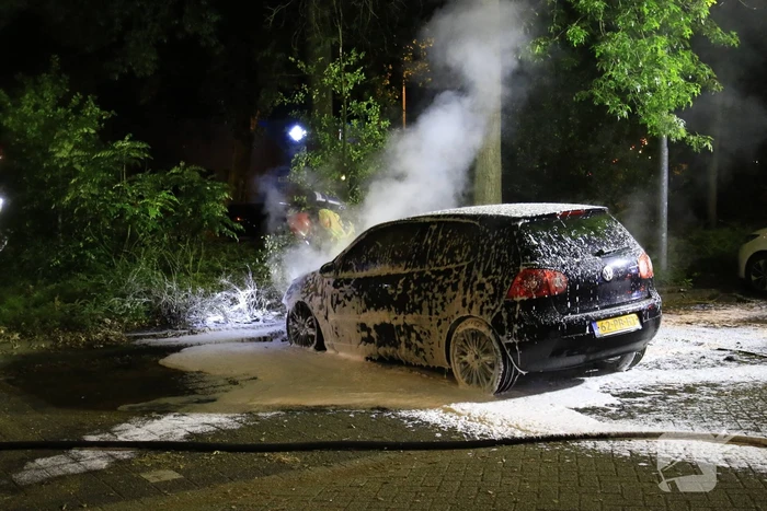 Auto verwoest door brand