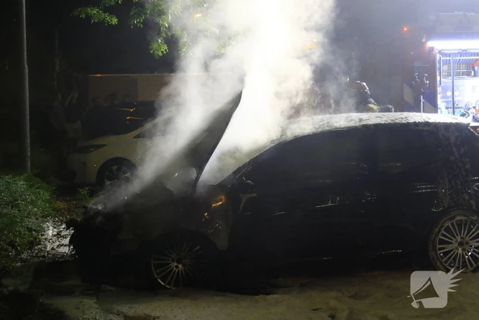 Auto verwoest door brand
