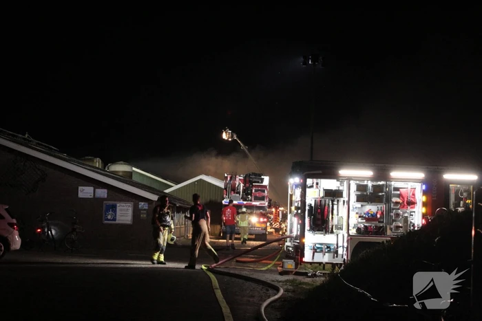 Brand in opslagloods op boerenerf
