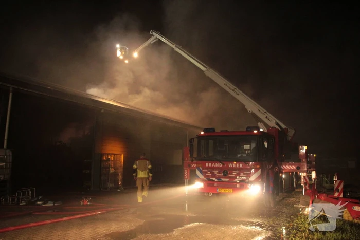 Brand in opslagloods op boerenerf