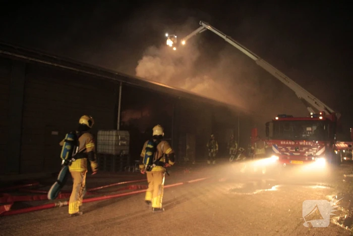 Brand in opslagloods op boerenerf