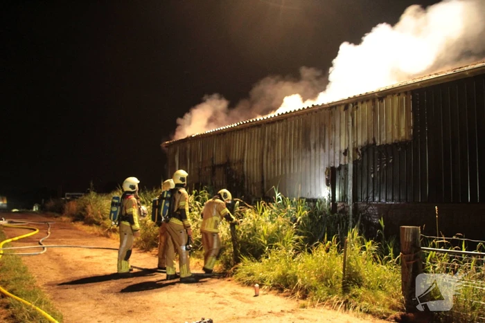 Brand in opslagloods op boerenerf