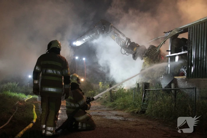 Brand in opslagloods op boerenerf