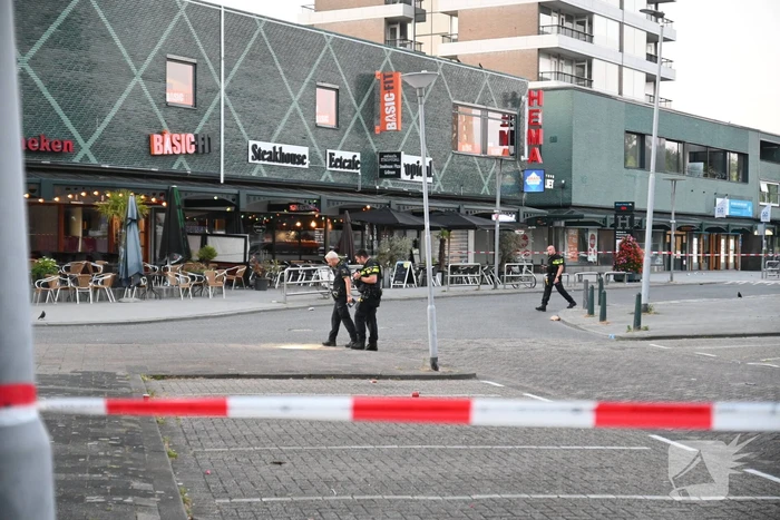 Man rijdt naar ziekenhuis na te zijn beschoten