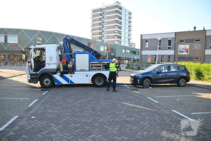 Man rijdt naar ziekenhuis na te zijn beschoten