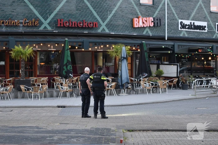 Man rijdt naar ziekenhuis na te zijn beschoten