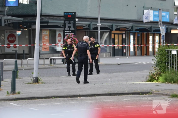 Man rijdt naar ziekenhuis na te zijn beschoten