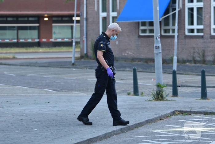 Man rijdt naar ziekenhuis na te zijn beschoten