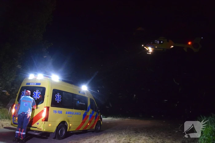 Nachtelijke inzet van traumahelikopter in polder