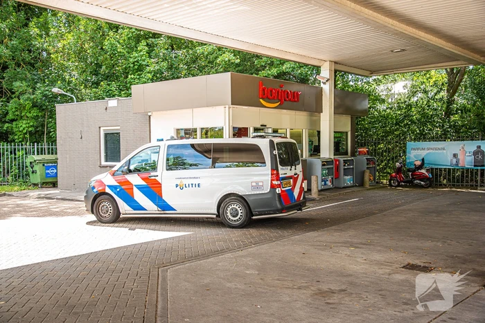 Overvaller steelt geld bij tankstation