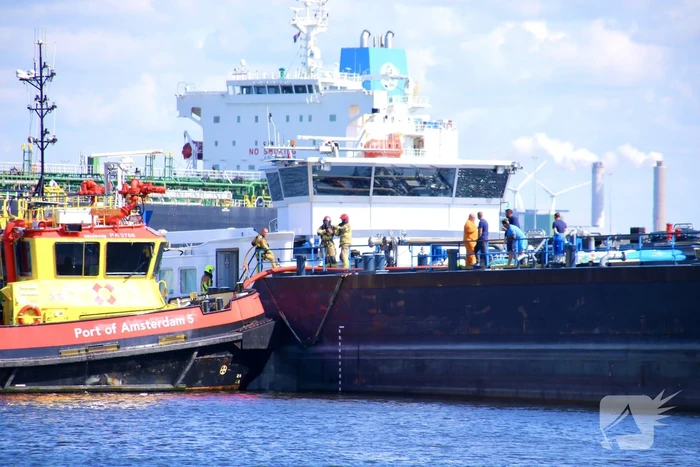 Brandmelding op binnenvaartschip in Afrikahaven