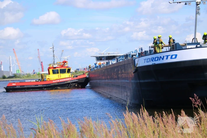 Brandmelding op binnenvaartschip in Afrikahaven
