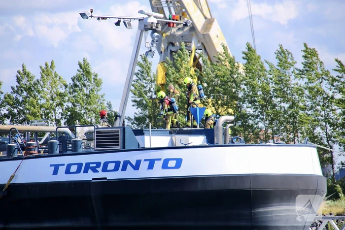 Brandmelding op binnenvaartschip in Afrikahaven