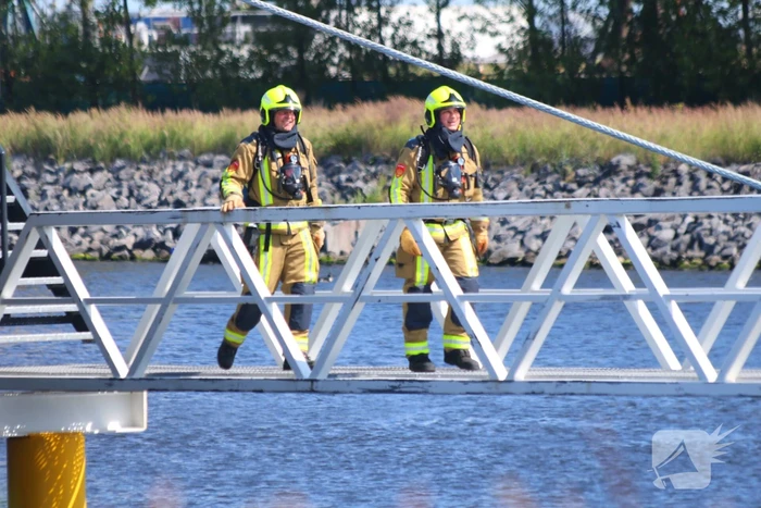 Brandmelding op binnenvaartschip in Afrikahaven