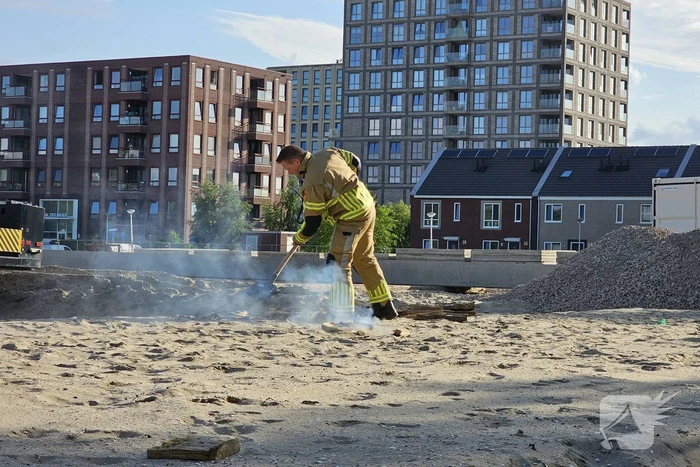 Brand op bouwplaats gedoofd