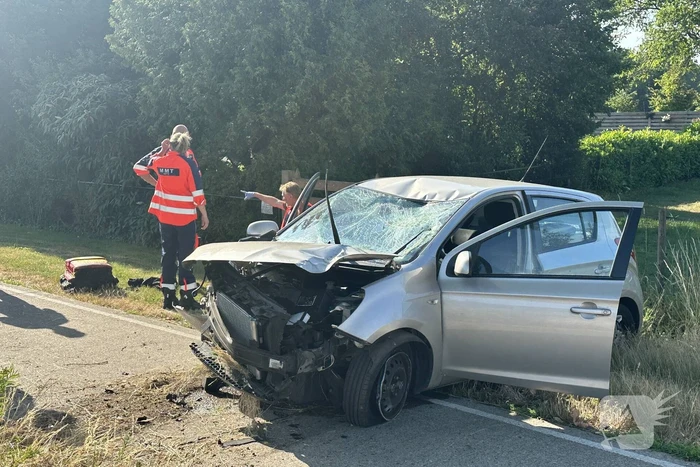 Twee gewonden bij eenzijdig ongeval