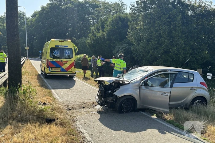 Twee gewonden bij eenzijdig ongeval