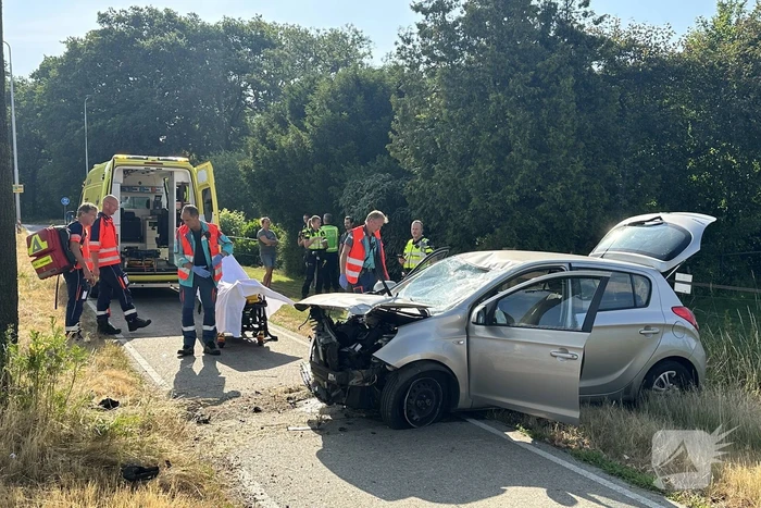 Twee gewonden bij eenzijdig ongeval