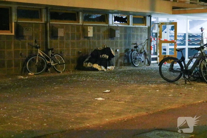 Enorme ravage bij flat na explosie