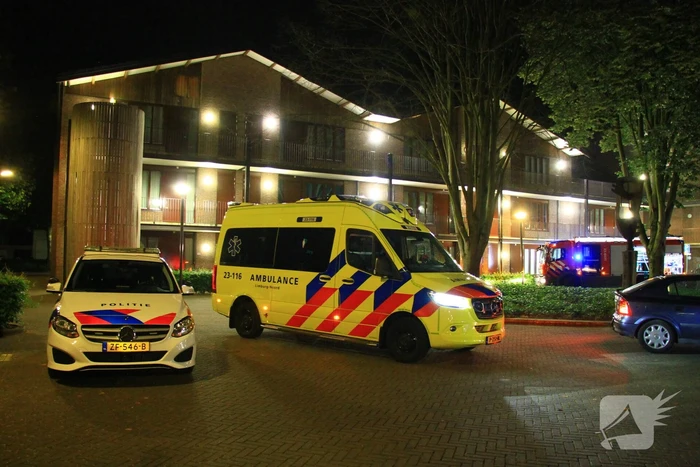 Scootmobiel en elektrische fiets vatten vlam in woning