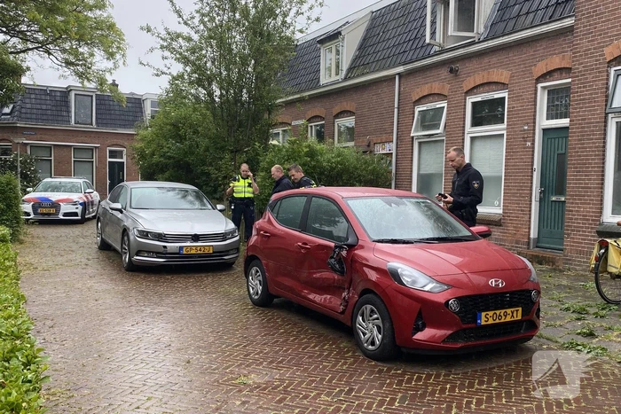 Undercover politiewagen loopt schade op bij achtervolging