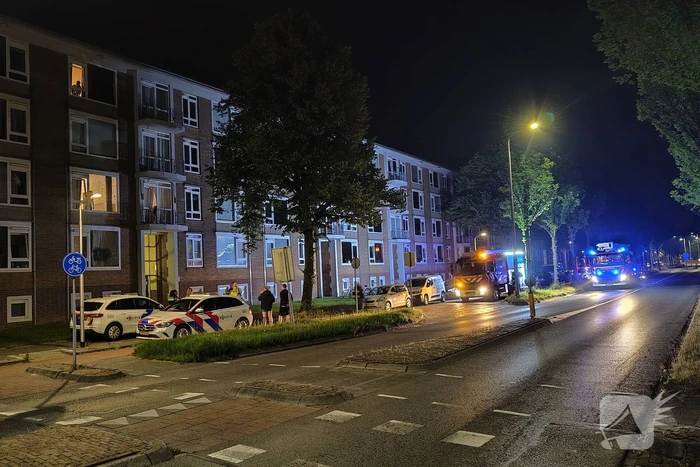 Brandweer ventileert woning na aangebrand eten