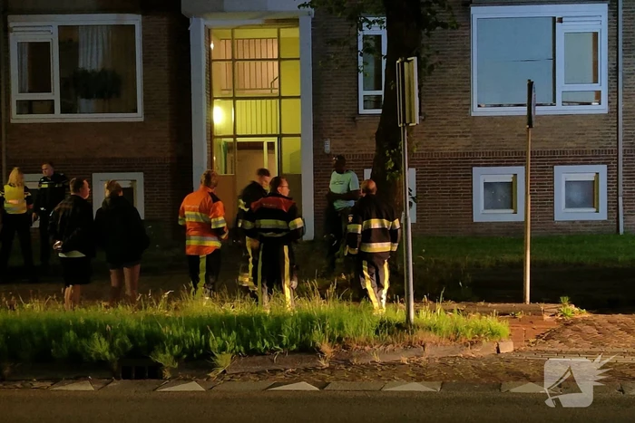 Brandweer ventileert woning na aangebrand eten