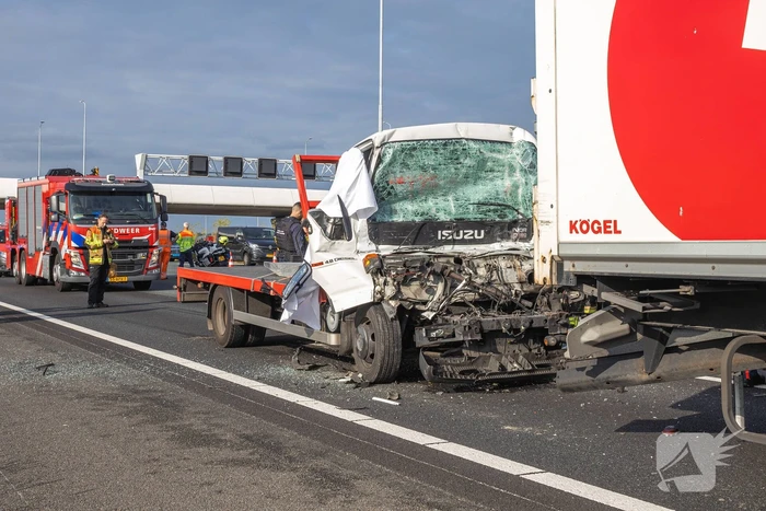 Dode bij aanrijding met vrachtwagen