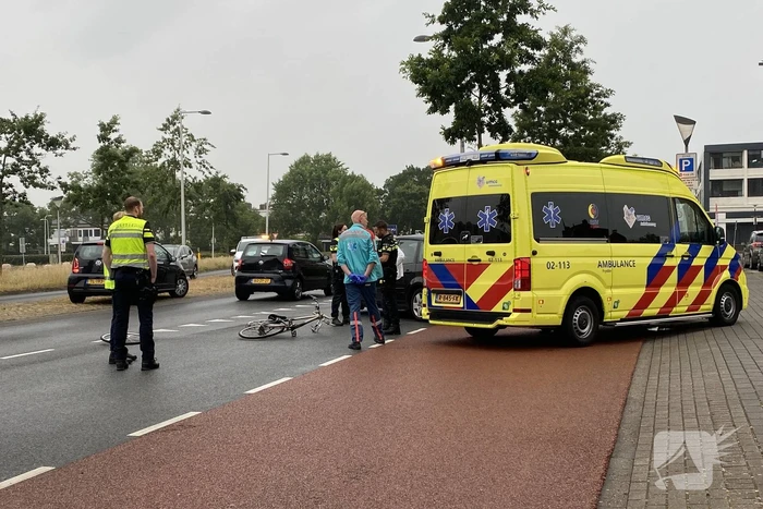 Fietser verliest voorwiel bij botsing