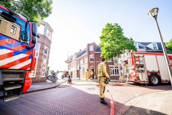 Hoogwerker door brand verwoest