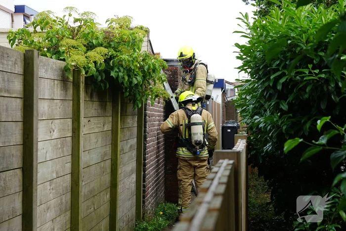 Brand in schuur snel onder controle