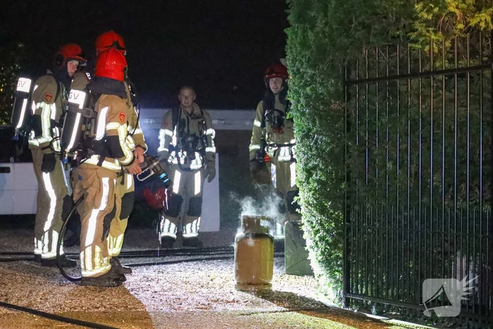 Feest eindigt met brand in achtertuin