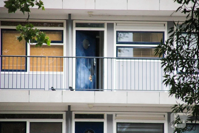 Woning beschadigd door explosie bij voordeur