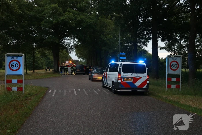 Persoon gewond bij botsing tussen twee voertuigen