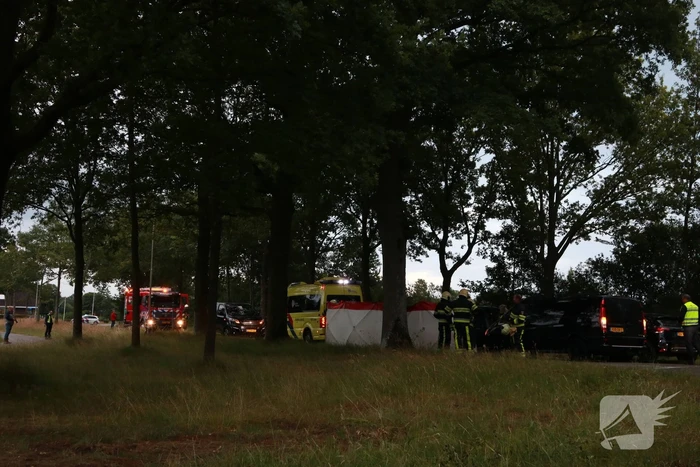 Persoon gewond bij botsing tussen twee voertuigen