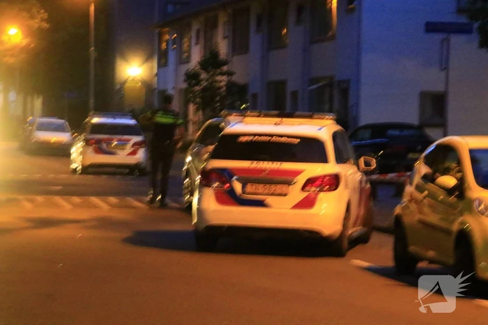 Explosie bij voordeur van woning