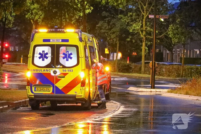 LPG-tank auto lek na botsing met boom