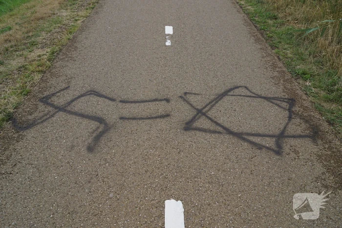 Fietspad voorzien van aanstootgevende tekeningen