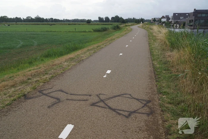 Fietspad voorzien van aanstootgevende tekeningen