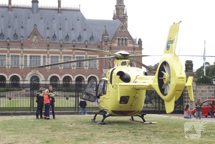 Straat afgezet na incident, traumahelikopter ingezet
